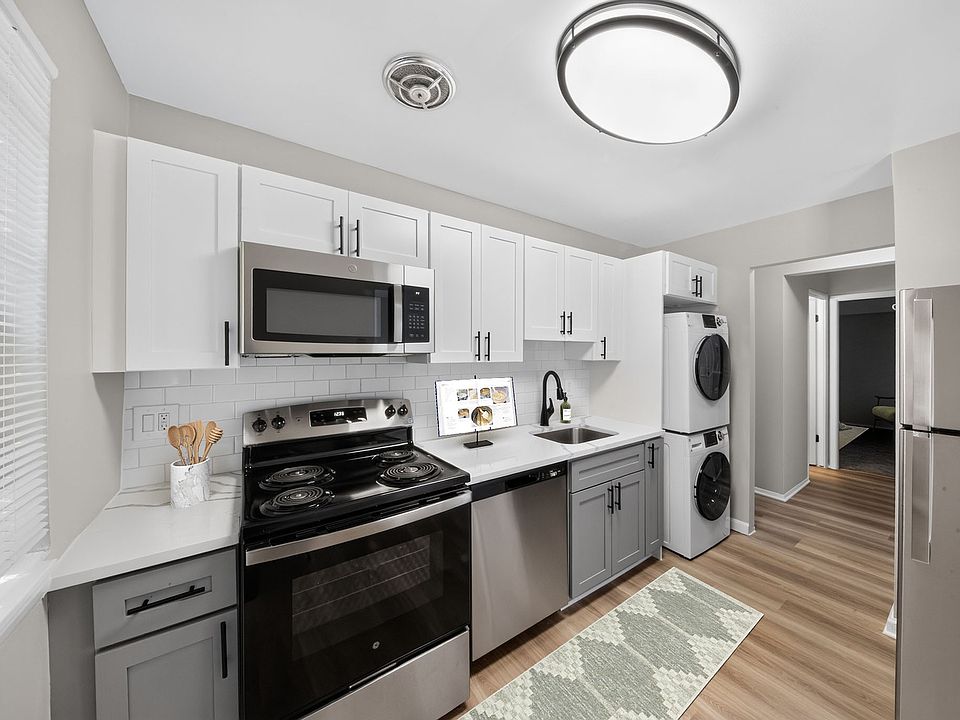 Modern living awaits at Eagle Rock Apartments at Bel Air. This stylish kitchen features sleek stainless steel appliances, ample counter space, and a cozy layout perfect for culinary adventures. Explore your new home today!