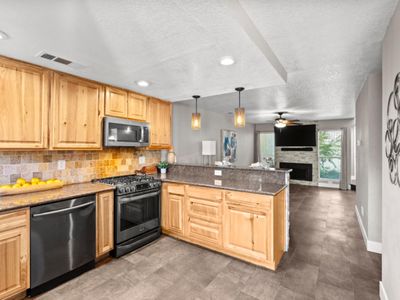 2132 Mount Vernon Dr APT D, Modesto, CA, 95350