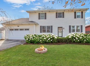 33398 N Sears Blvd, Grayslake, IL 60030