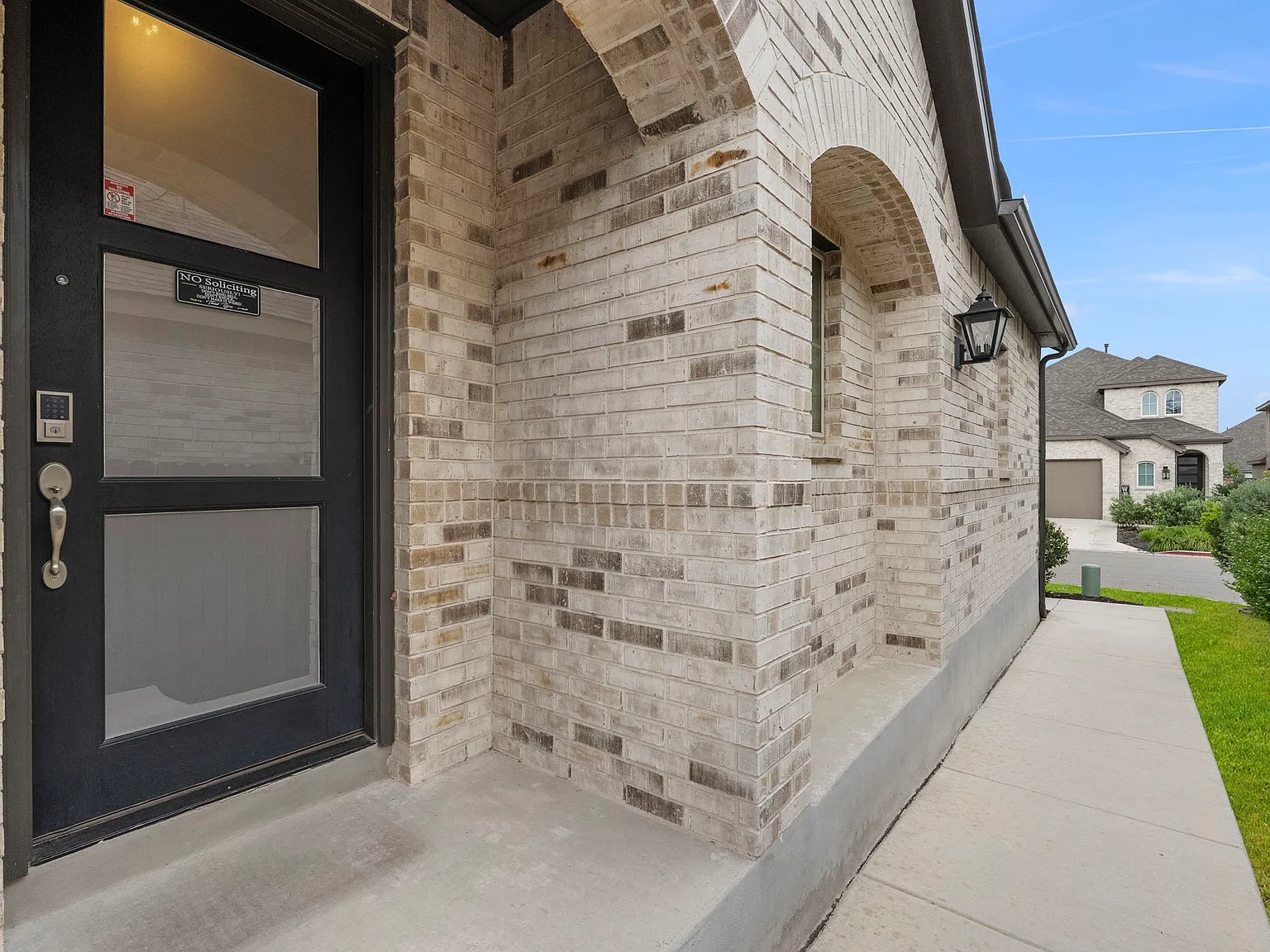 3 bed, 1618 sqft, $2,650 — Photo 3