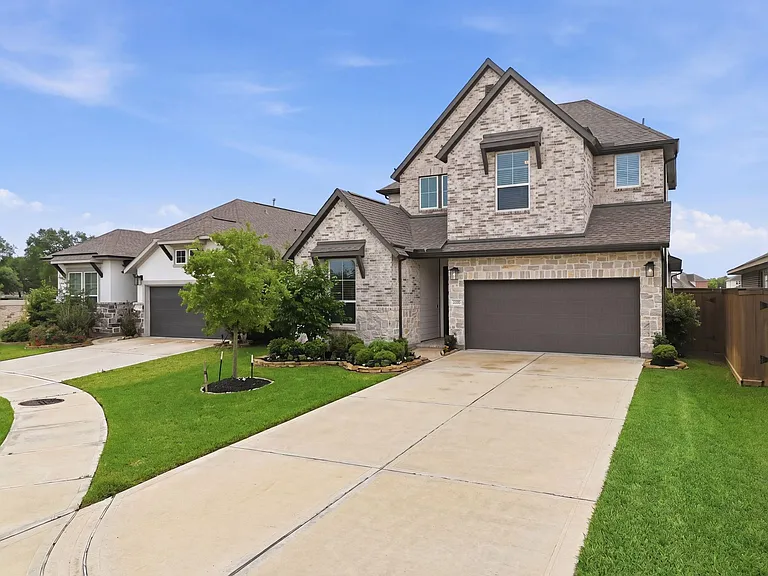 26307 Camden Canyon Ave — Photo 1
