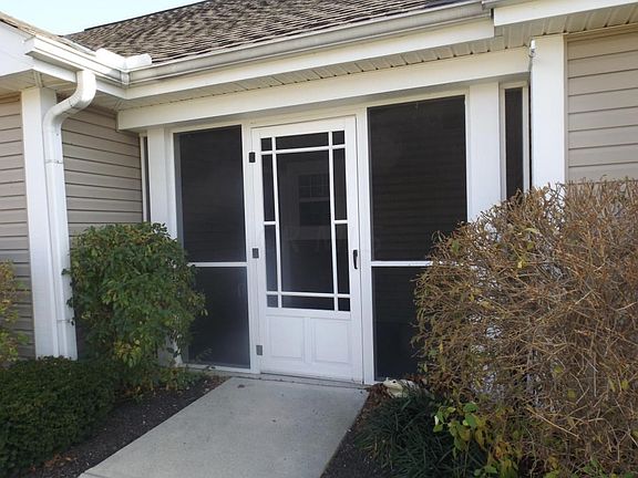 4th image of 11 Ellington Commons Ln