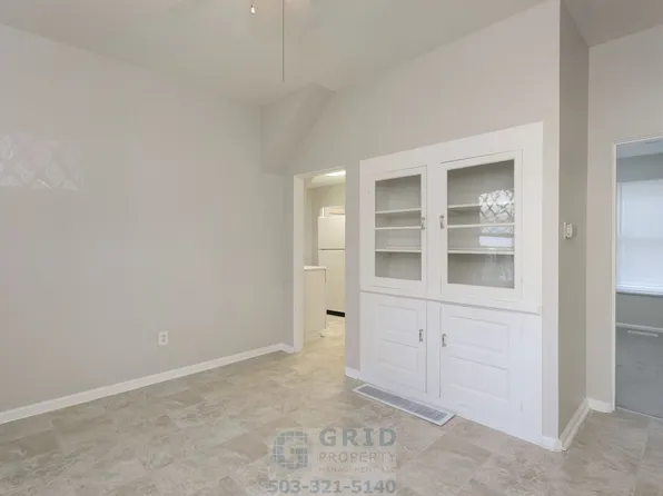 6827 SE Mitchell Ct, Portland, OR 97206