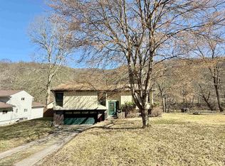 907 Maple Ave, Grafton, WV 26354