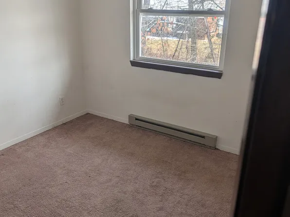 172 Valley Ct #6, Mount Hope, WV 25880