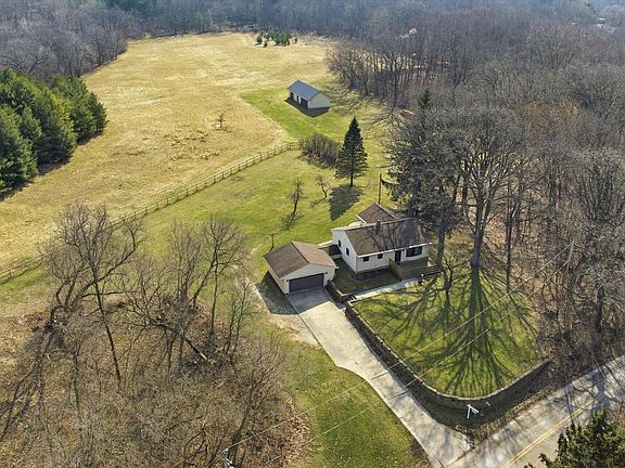 3rd image of N9376 East Shore ROAD