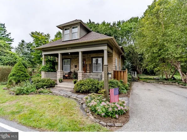 913 Port Providence Rd, Phoenixville, PA 19460