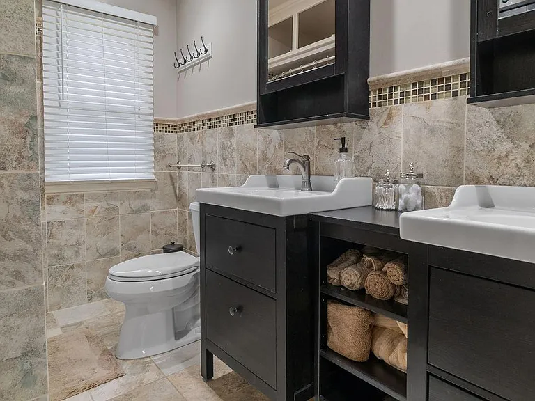 5036 Richmond Dr — Photo 13