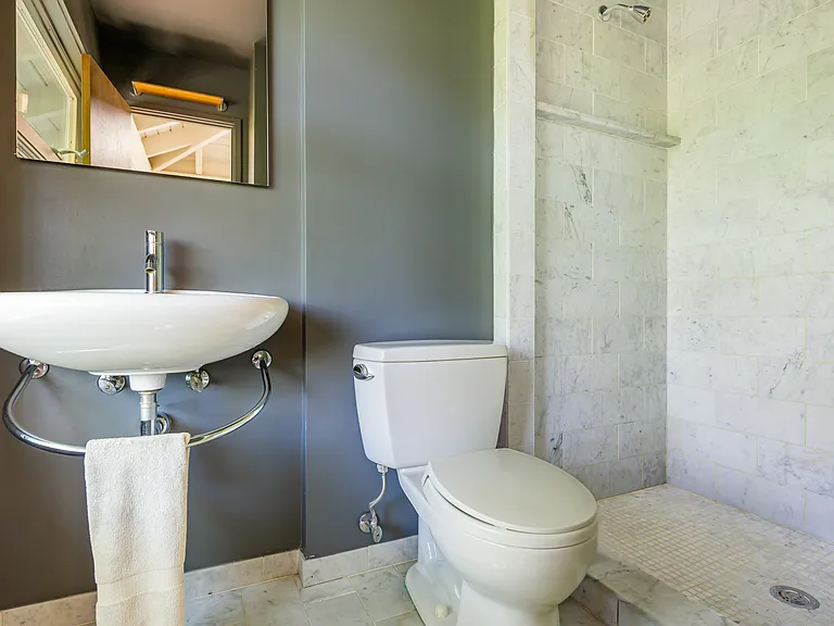 209 Old Stone Hwy — Photo 13