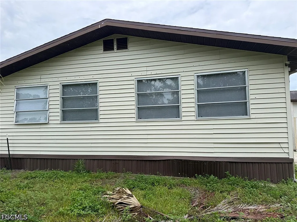 2 bed, 2.0 bath, 1320 sqft, $1,400 — Photo 2