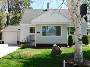 922 Bartelt St, Gresham, WI 54128