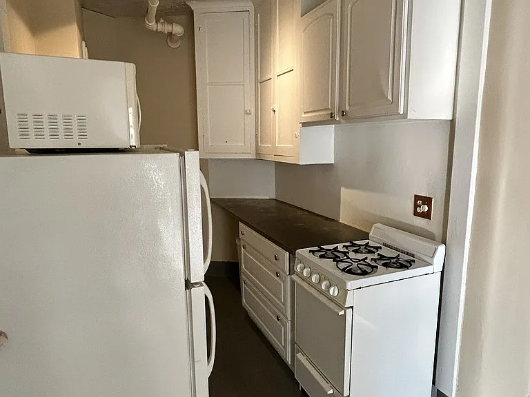 652 South Ave #6 — Photo 6