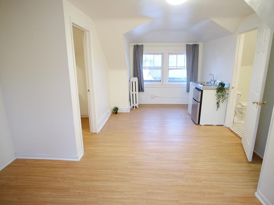1st image of 2301 Harriet Ave #2