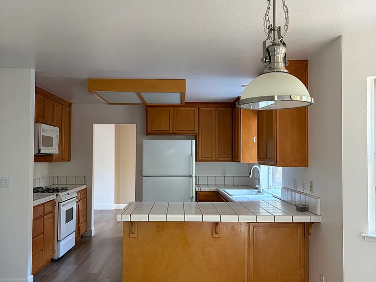 2233 Humboldt Ave — Photo 7