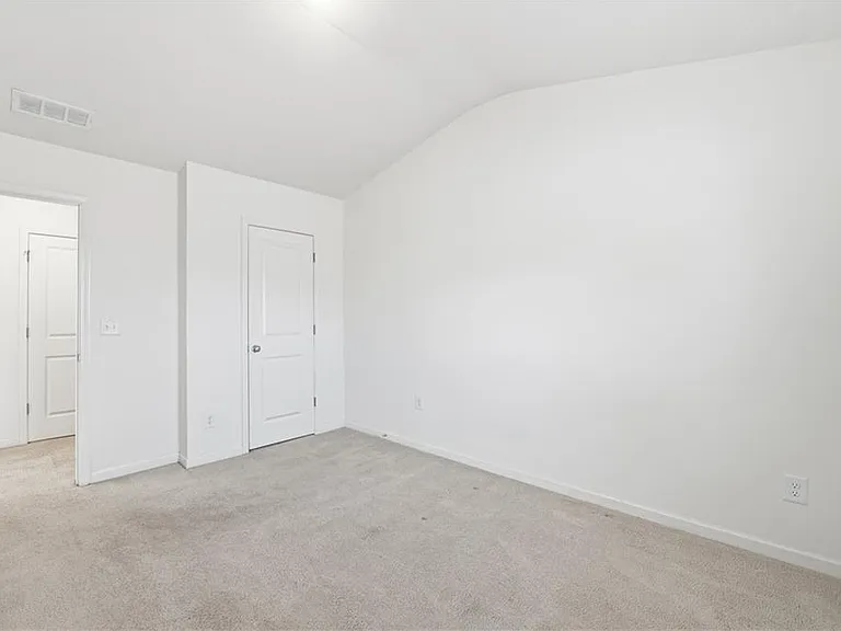 2730 Kemp Ct — Photo 26
