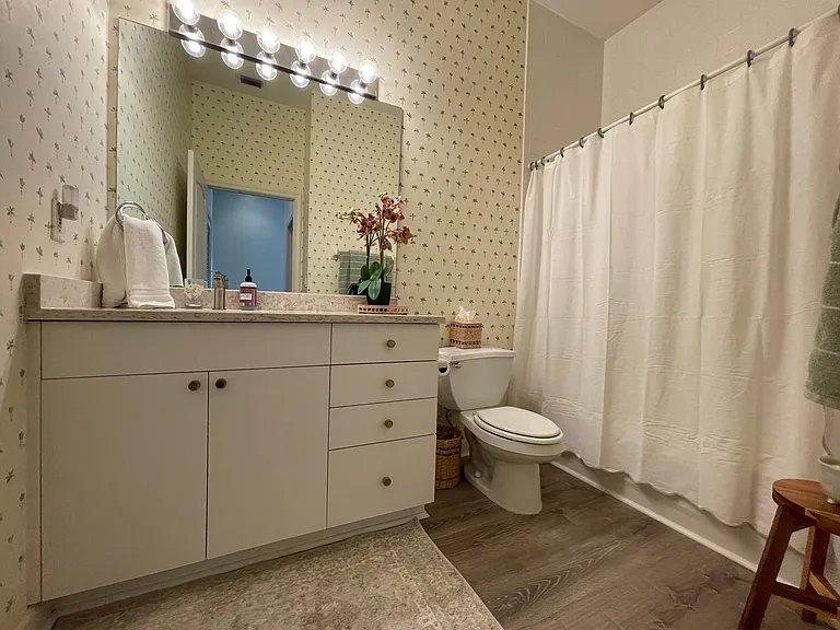 2377 Ravenna Blvd #202 — Photo 24