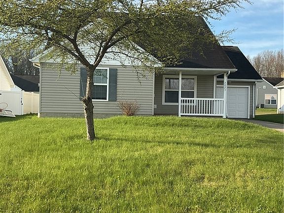 2nd image of 2823 Benford Ln