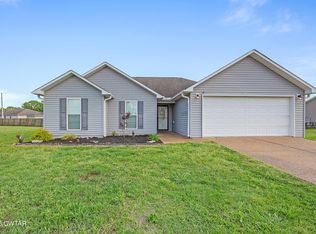 250 Taylor Dr, Bells, TN 38006