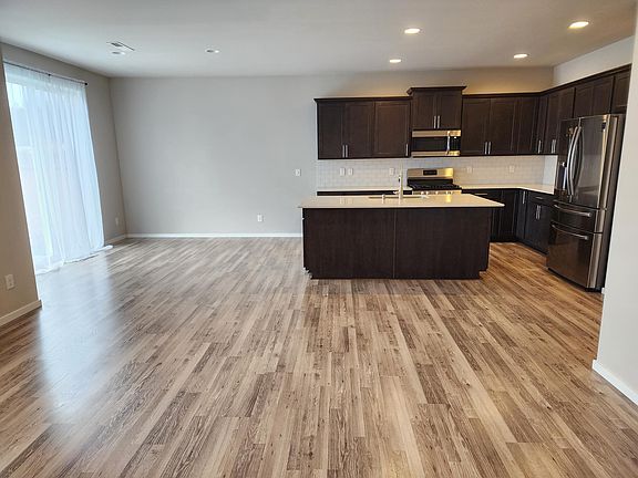 3rd image of 3014 Mahogany St NE