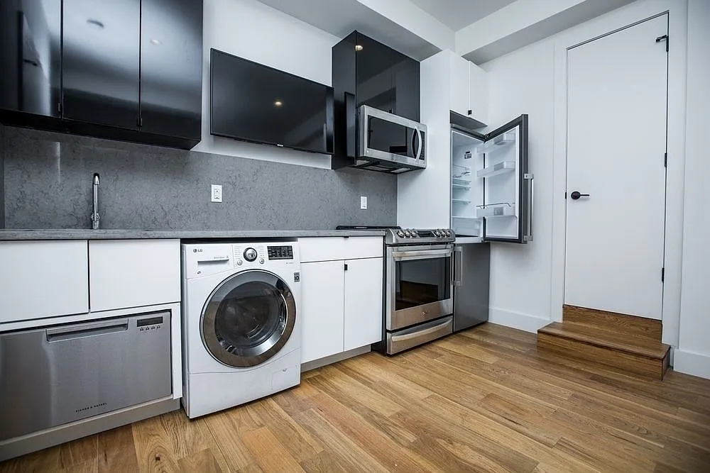 Building Photo - 144 E 24th St #PENTHOUSE