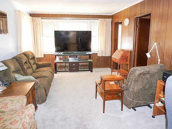 3rd image of 4021 N Odell Ave