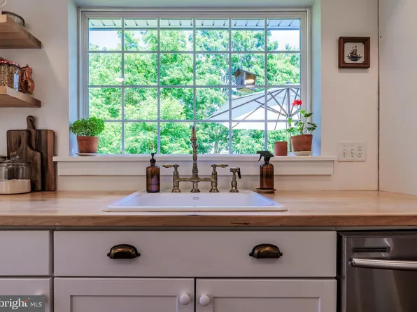 210 Evans Ave, Grasonville, MD 21638