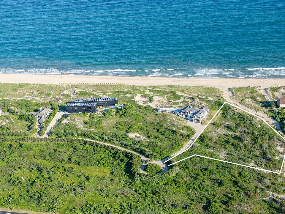 1st image of 15 Beach Plum Ct