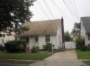 45 Perry St, Hempstead, NY 11550