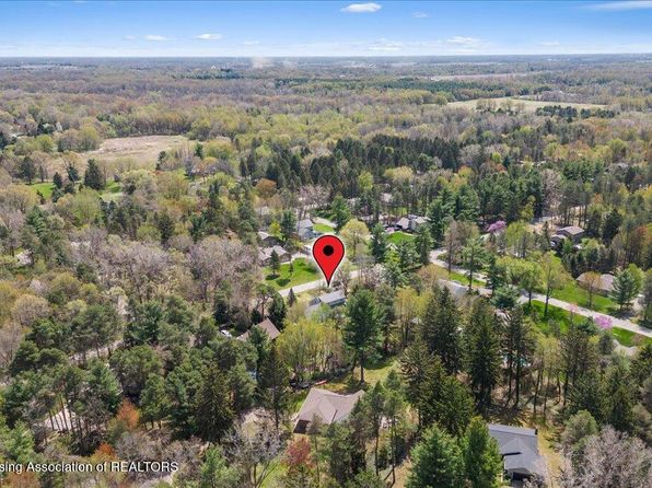 12188 Forest Meadow Dr, Perry, MI 48872