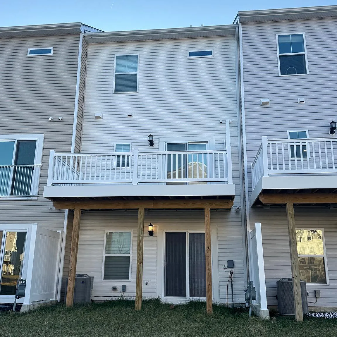 3 bed, 3.5 bath, 1878 sqft, $2,250 — Photo 3