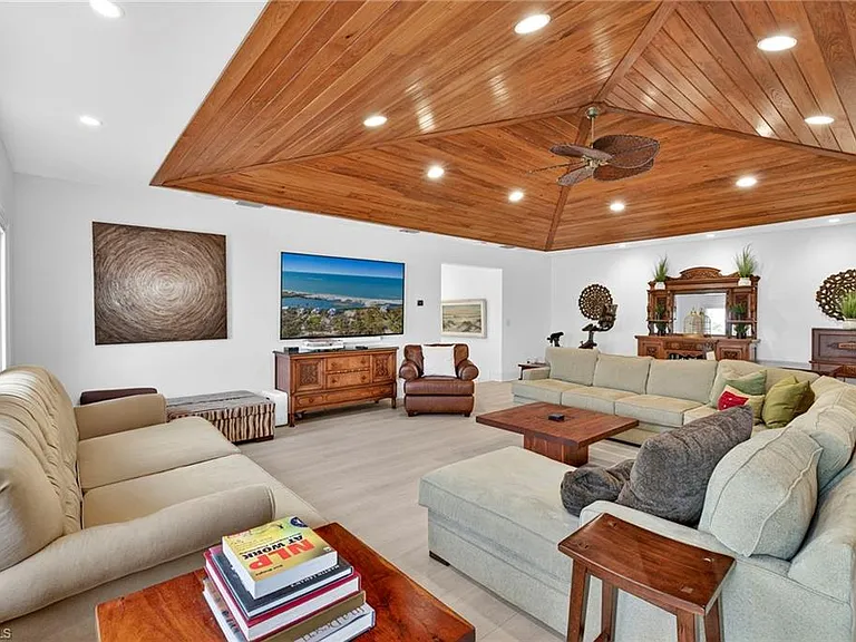 403 Seabee Ave — Photo 20