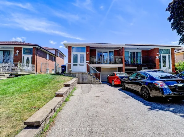 88 Central Pkwy W, Mississauga, ON L5B 1L5