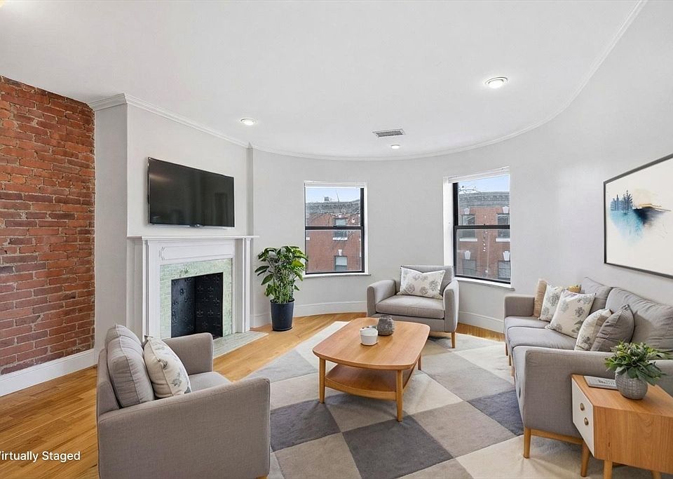 1st image of 111 Gainsborough St Unit 404
