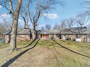 1701 N Hopi St, Chouteau, OK 74337