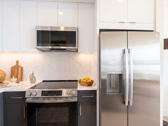 3rd image of 7713 River Rd #301