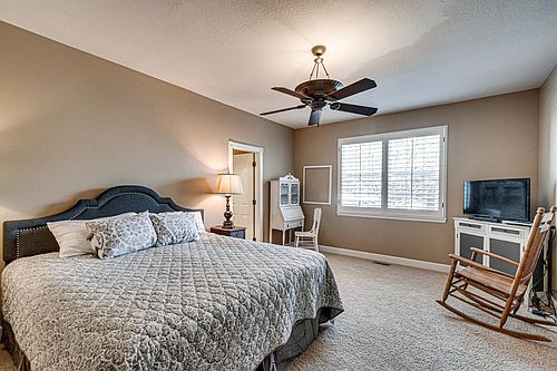 5th image of 7502 Carey Ln