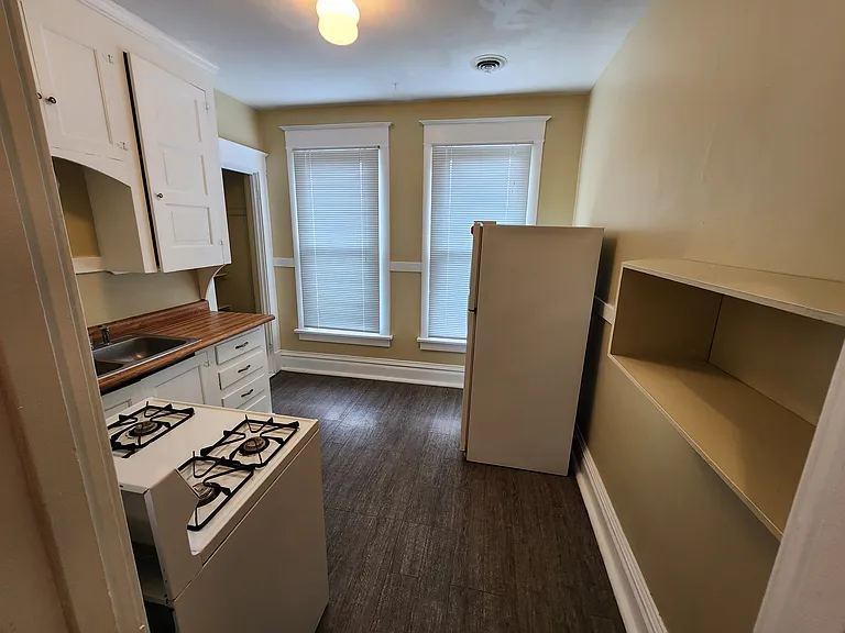 1719 Farnam St #2 — Photo 14