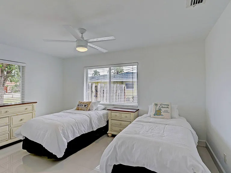 7115 Venetian Way — Photo 18