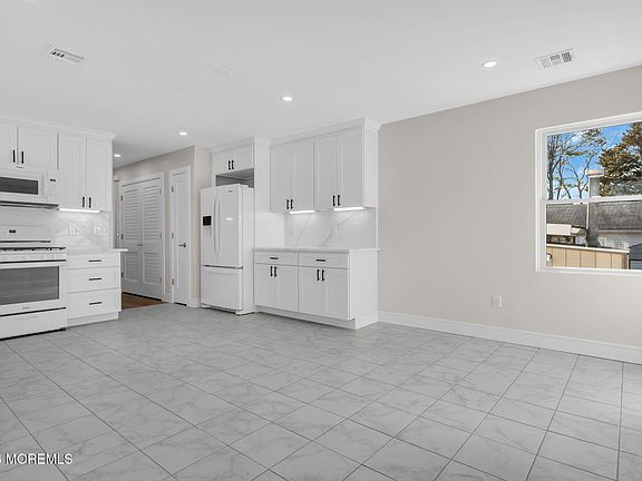 5th image of 2334 Adams Ave