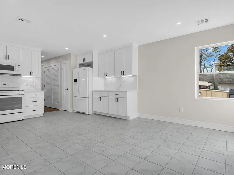 2334 Adams Ave — Photo 5