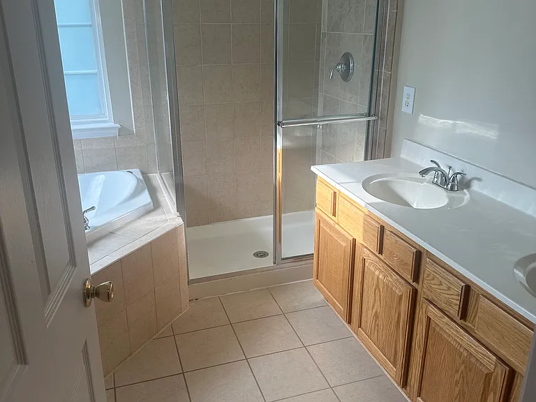 12319 Malvern Way — Photo 12