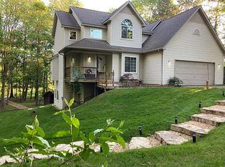 8788 Tamarack Dr, Brighton, MI