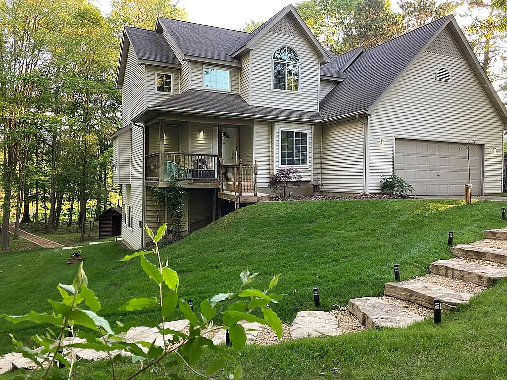 8788 Tamarack Dr photo 1