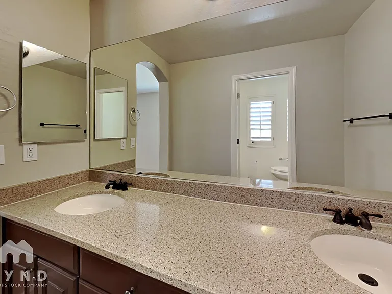 17524 W Mandalay Ln — Photo 8