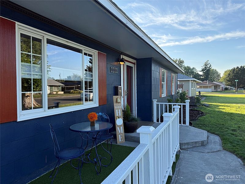 2nd image of 1111 Cottonwood Drive