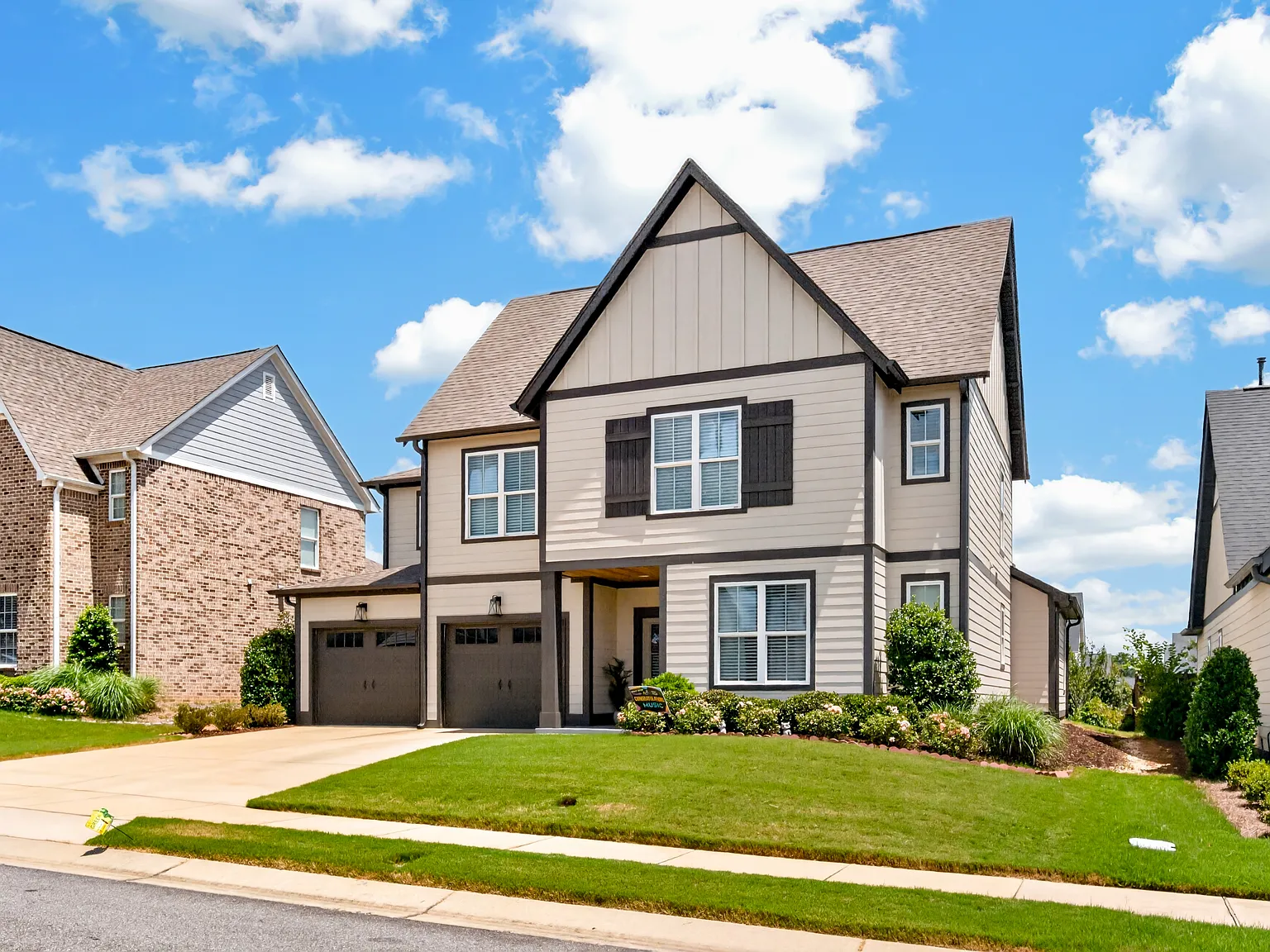 5 bed, 3212 sqft, $4,400 — Photo 3