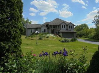 11007 Donald Dr, Roscoe, IL 61073