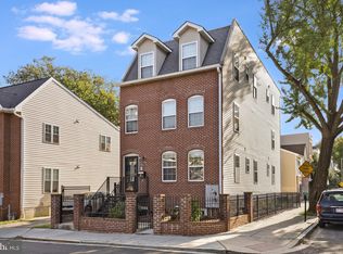 621 16th St NE #1, Washington, DC 20002