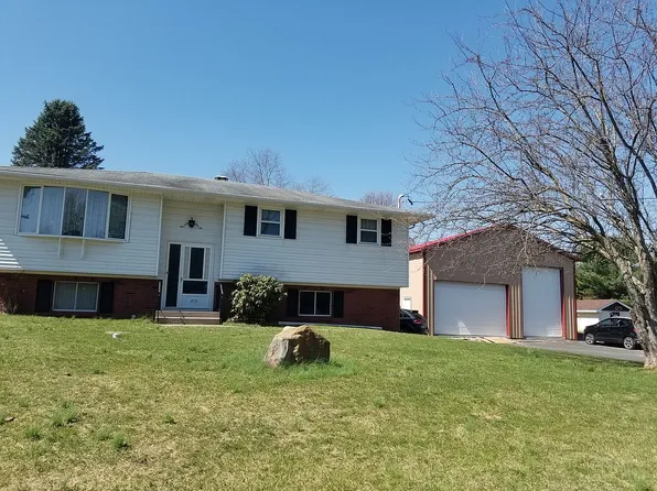 813 Bangor Rd, Nazareth, PA 18064