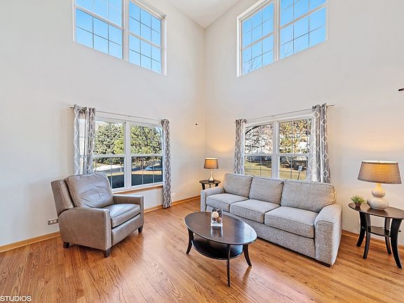 4th image of 3293 Cool Springs Ct